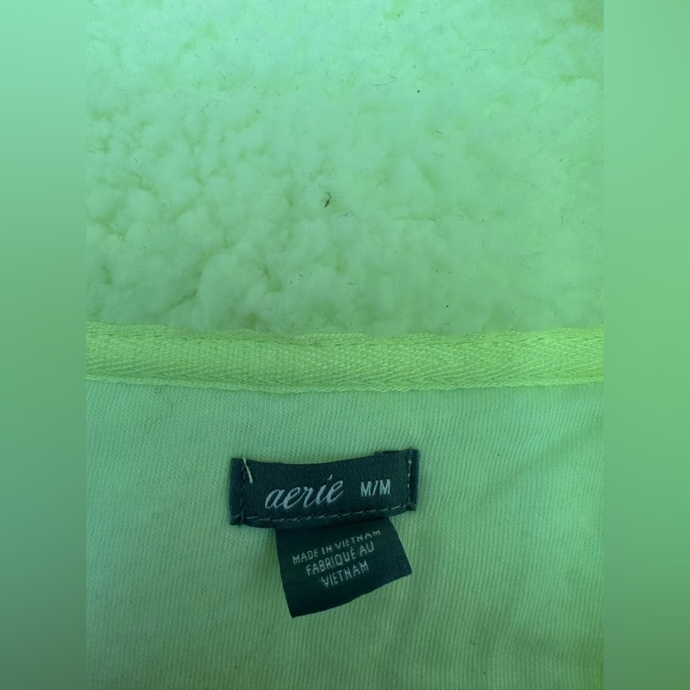 Aerie NWT Cloud Sherpa Oversized pullover tennis ball green sz medium 24” p2p - Picture 10 of 14